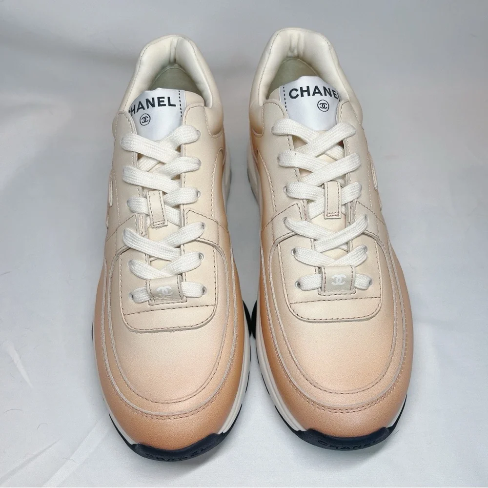 CHANEL CC logo leather sneakers